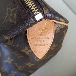 Authentic LV Speedy 30